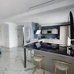 Front, Superbe Pour 4 Personnes Appartement