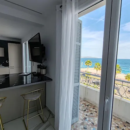 Front, Superbe Pour 4 Personnes Nice
