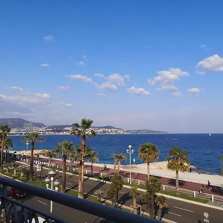 Front, Superbe Pour 4 Personnes 니스