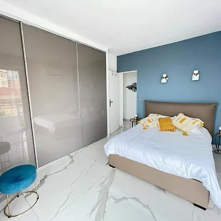 Front, Superbe Pour 4 Personnes *