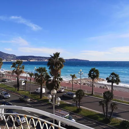 Front, Superbe Pour 4 Personnes * 니스