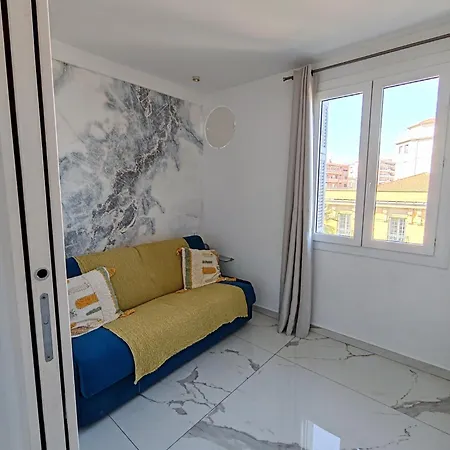 Front, Superbe Pour 4 Personnes 아파트 *