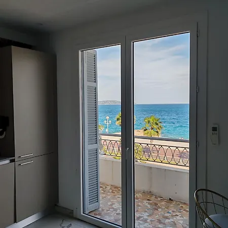 Front, Superbe Pour 4 Personnes Lägenhet Nice